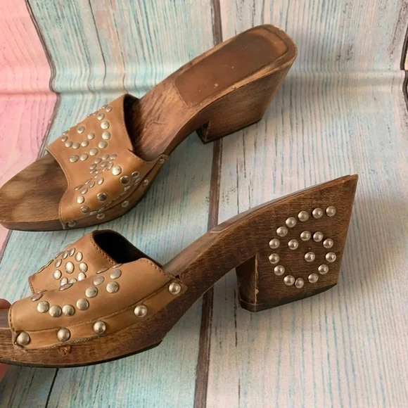 Vintage wooden studded open toe slip on heeled sandals - Picture 7 of 14